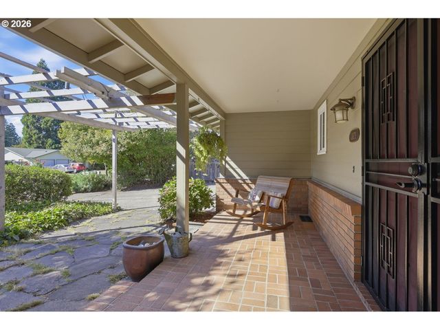 2279 BLACKBURN St, Eugene, OR 97405