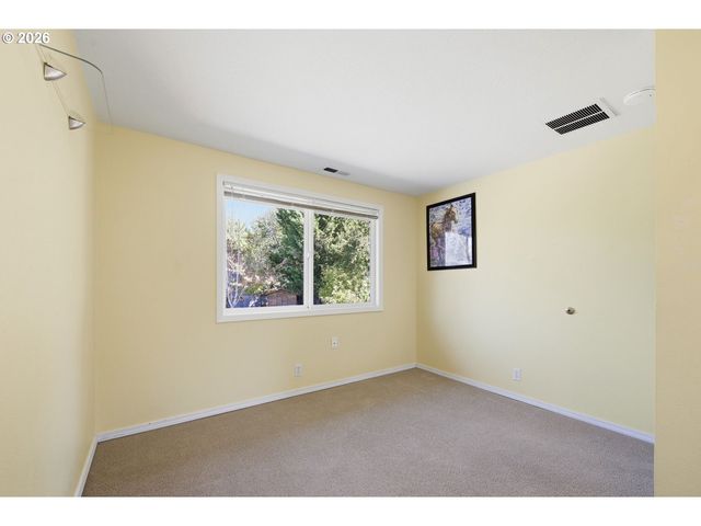 2279 BLACKBURN St, Eugene, OR 97405