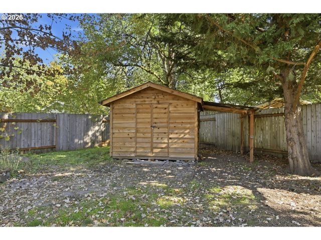 2279 BLACKBURN St, Eugene, OR 97405