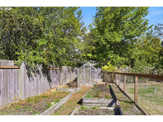 2279 BLACKBURN St, Eugene, OR 97405