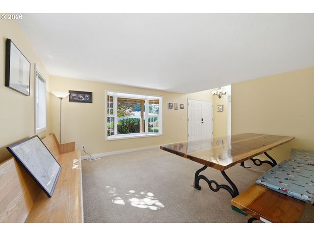 2279 BLACKBURN St, Eugene, OR 97405