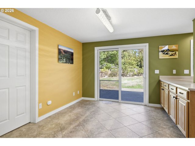 2279 BLACKBURN St, Eugene, OR 97405