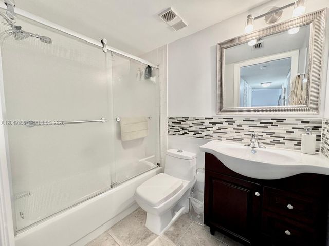 4975 E Sabal Palm Blvd 311, Tamarac, FL 33319