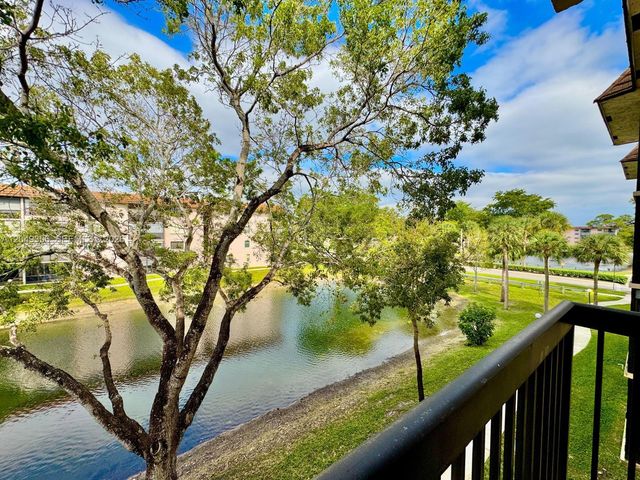 4975 E Sabal Palm Blvd 311, Tamarac, FL 33319