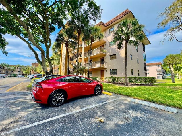 4975 E Sabal Palm Blvd 311, Tamarac, FL 33319