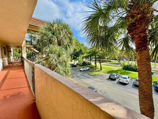 4975 E Sabal Palm Blvd 311, Tamarac, FL 33319