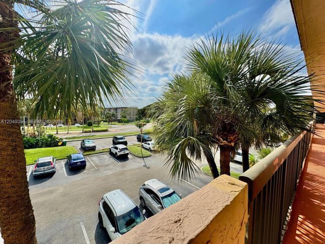 4975 E Sabal Palm Blvd 311, Tamarac, FL 33319