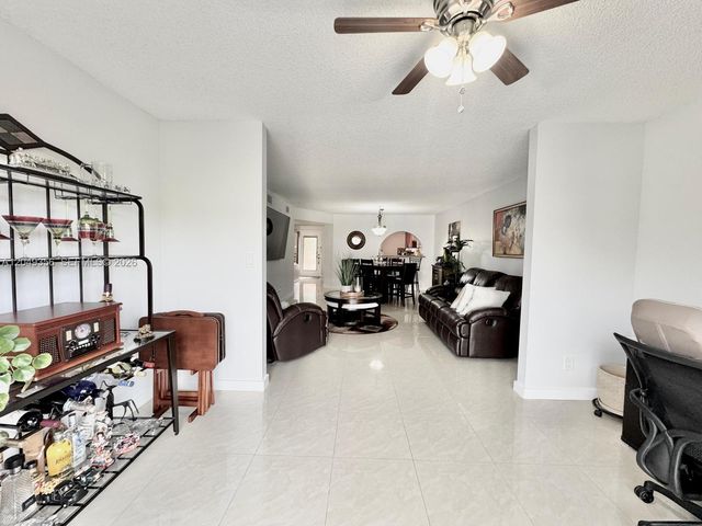4975 E Sabal Palm Blvd 311, Tamarac, FL 33319