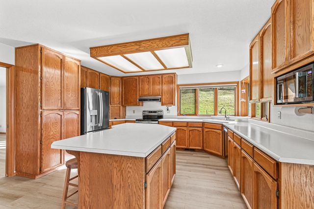 12838 Ramsey Road, Gold Hill, OR 97525