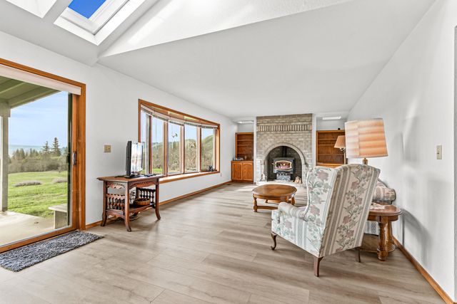 12838 Ramsey Road, Gold Hill, OR 97525