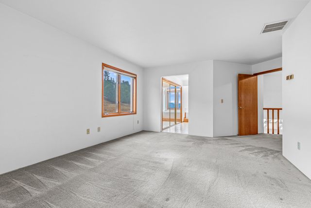 12838 Ramsey Road, Gold Hill, OR 97525