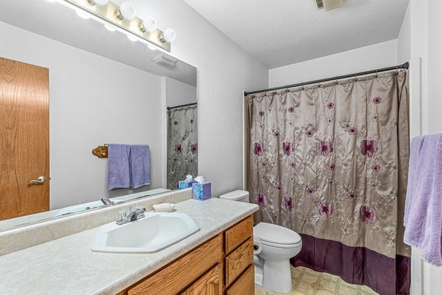 12838 Ramsey Road, Gold Hill, OR 97525