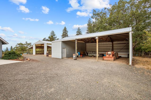 12838 Ramsey Road, Gold Hill, OR 97525