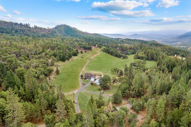 12838 Ramsey Road, Gold Hill, OR 97525