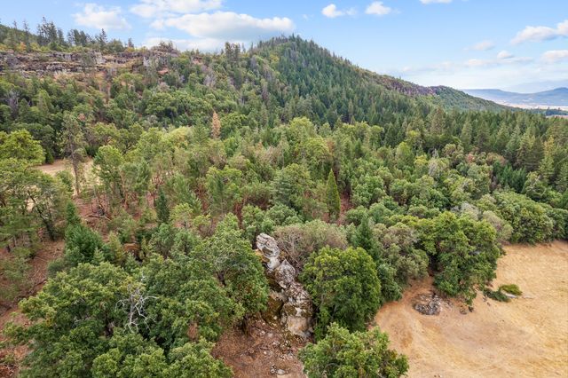 12838 Ramsey Road, Gold Hill, OR 97525