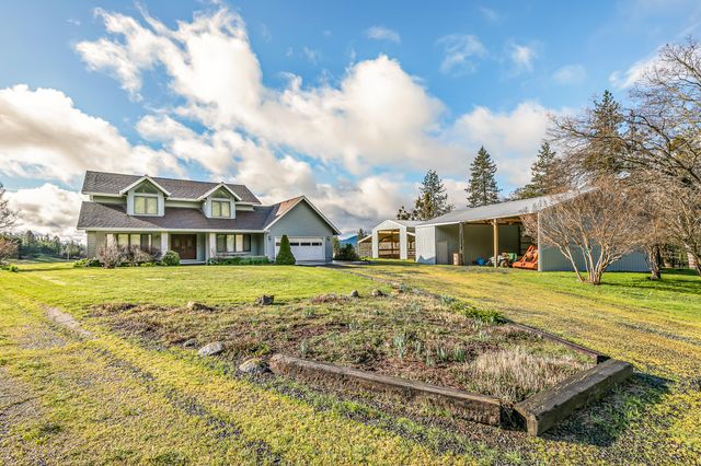 12838 Ramsey Road, Gold Hill, OR 97525