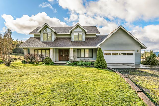 12838 Ramsey Road, Gold Hill, OR 97525