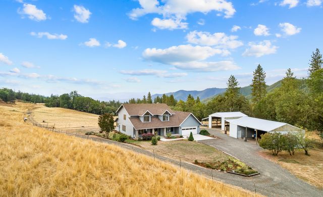 12838 Ramsey Road, Gold Hill, OR 97525