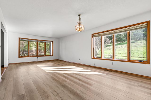 12838 Ramsey Road, Gold Hill, OR 97525