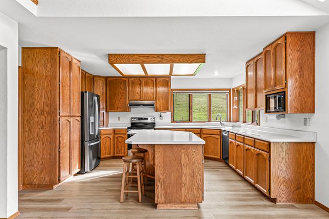 12838 Ramsey Road, Gold Hill, OR 97525