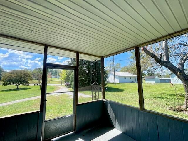 411 KY-3085, Flat Lick, KY 40935