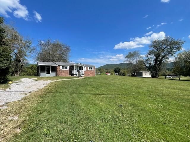 411 KY-3085, Flat Lick, KY 40935