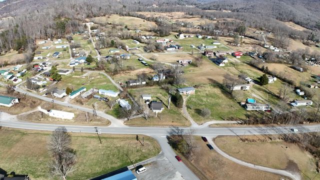 411 KY-3085, Flat Lick, KY 40935