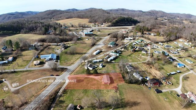 411 KY-3085, Flat Lick, KY 40935