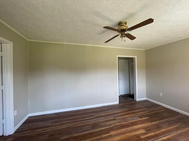 411 KY-3085, Flat Lick, KY 40935