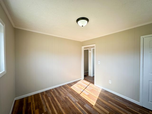 411 KY-3085, Flat Lick, KY 40935