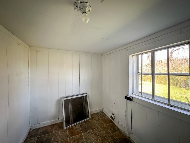 411 KY-3085, Flat Lick, KY 40935