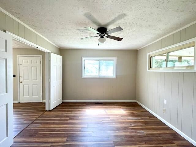 411 KY-3085, Flat Lick, KY 40935