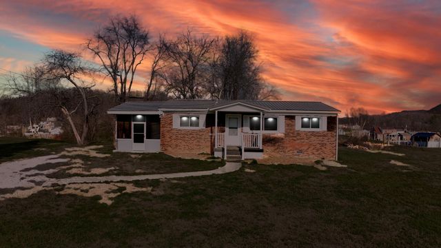 411 KY-3085, Flat Lick, KY 40935