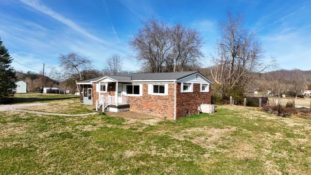 411 KY-3085, Flat Lick, KY 40935