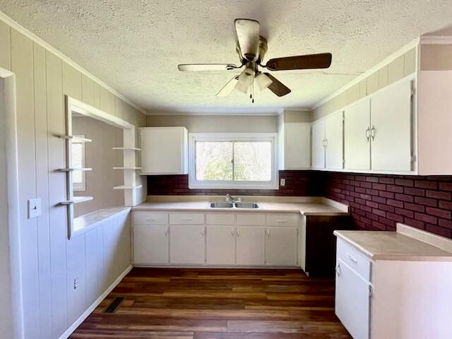 411 KY-3085, Flat Lick, KY 40935