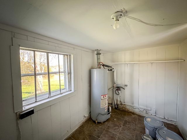 411 KY-3085, Flat Lick, KY 40935