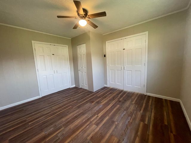 411 KY-3085, Flat Lick, KY 40935