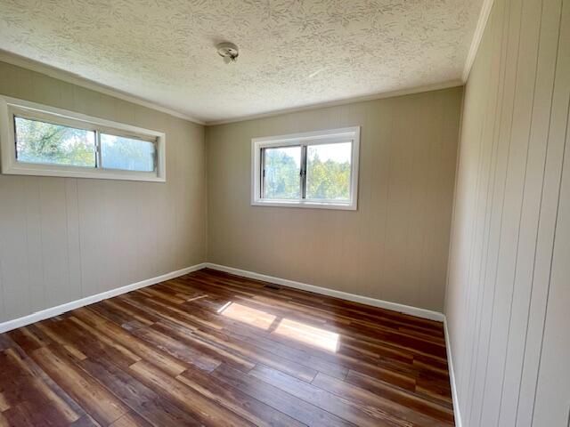 411 KY-3085, Flat Lick, KY 40935