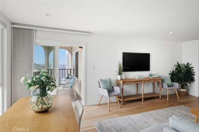 565 Esplanade 312, Redondo Beach, CA 90277