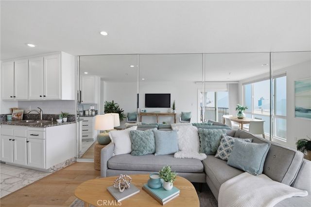 565 Esplanade 312, Redondo Beach, CA 90277