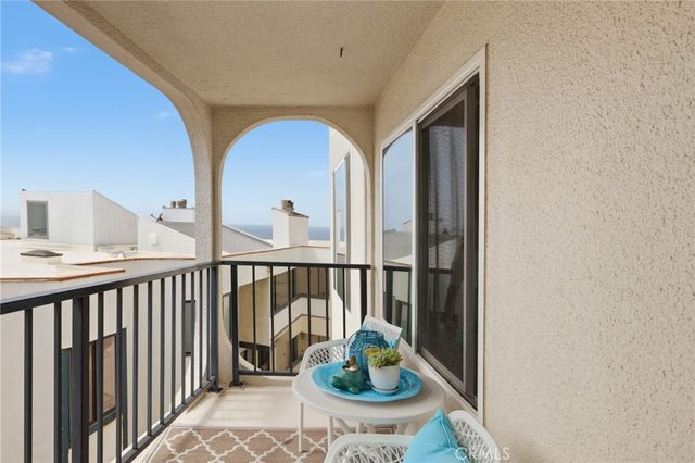 565 Esplanade 312, Redondo Beach, CA 90277