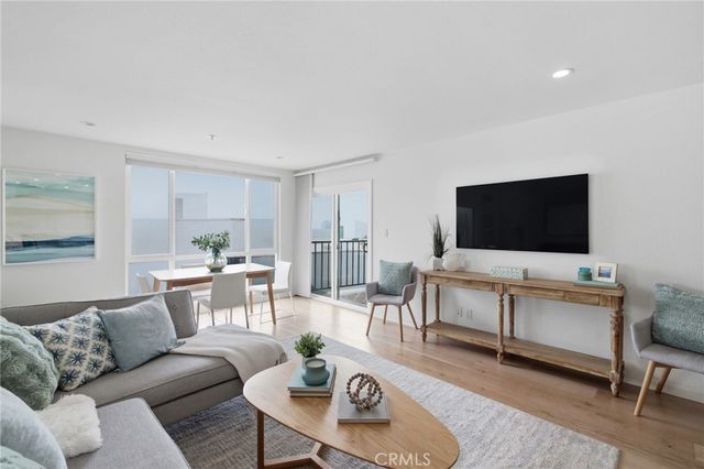 565 Esplanade 312, Redondo Beach, CA 90277