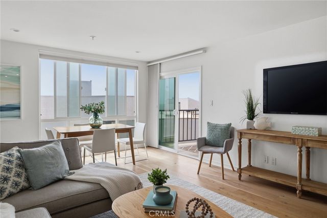 565 Esplanade 312, Redondo Beach, CA 90277