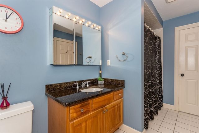 4 Forge Pond E, Canton, MA 02021