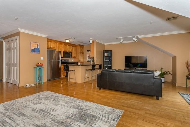 4 Forge Pond E, Canton, MA 02021