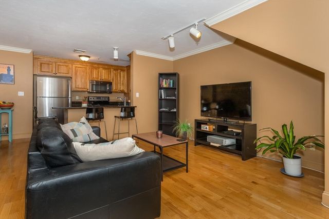 4 Forge Pond E, Canton, MA 02021