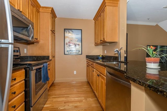 4 Forge Pond E, Canton, MA 02021