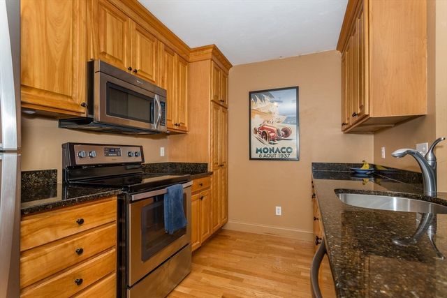 4 Forge Pond E, Canton, MA 02021