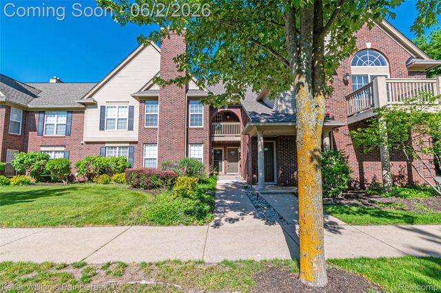 28569 Carlton Way Drive, Novi, MI 48377