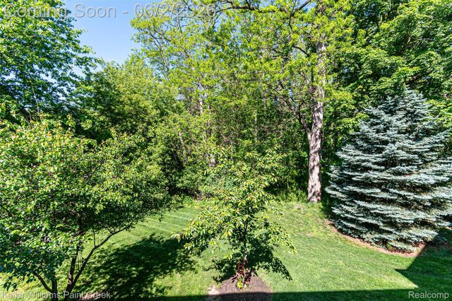 28569 Carlton Way Drive, Novi, MI 48377
